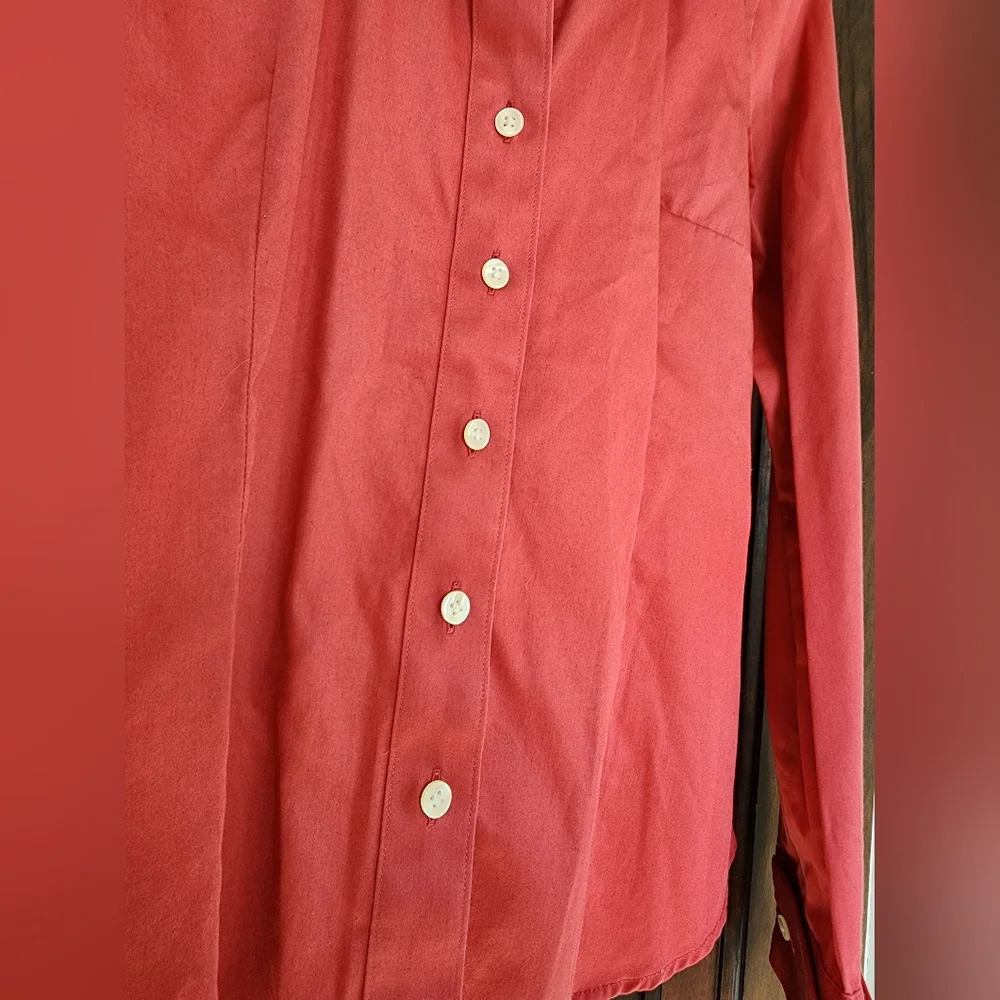 Banana Republic Non‑Iron Tailored Stretch Blouse • Size 2 • Crisp & Polished - Picture 3 of 8